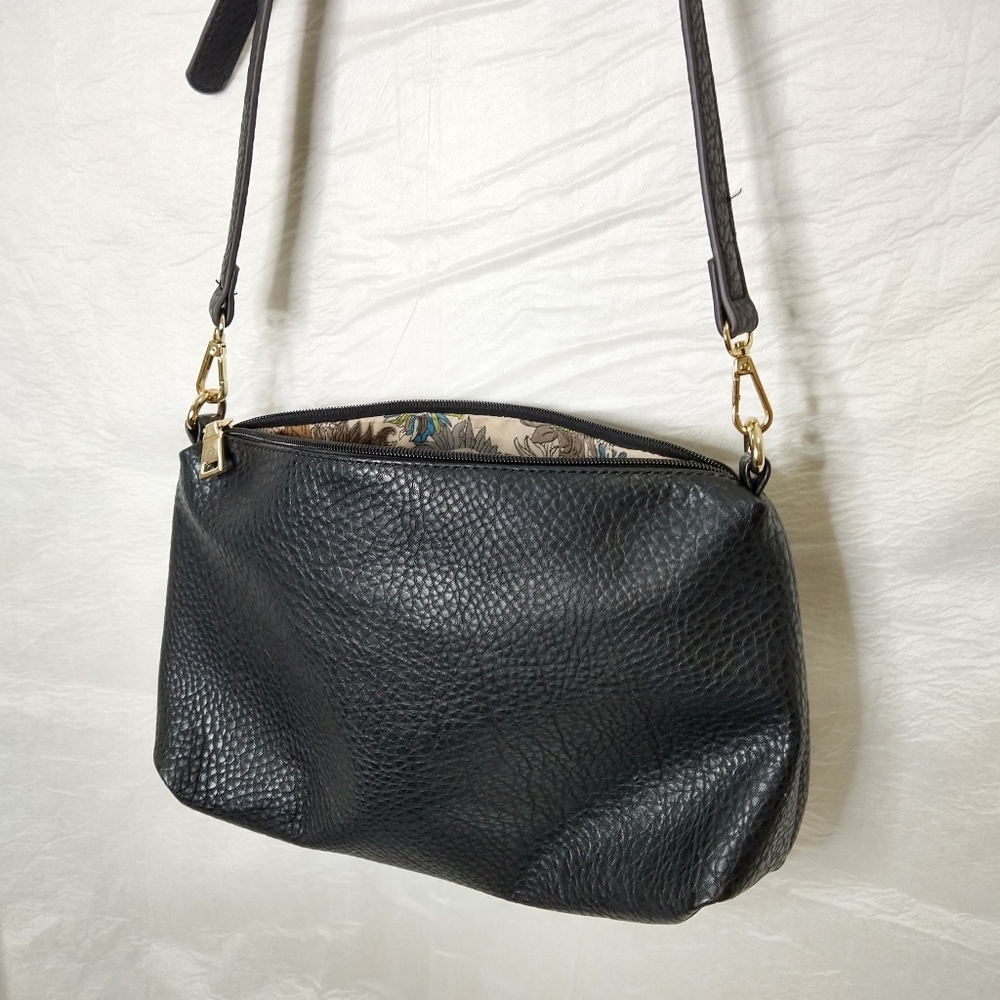 Black Rivet Purse - Picture 3 of 9